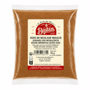 Clear bag of ground nutmeg labeled 'Noix de Muscade Moulue' with Bostan logo on cream label.