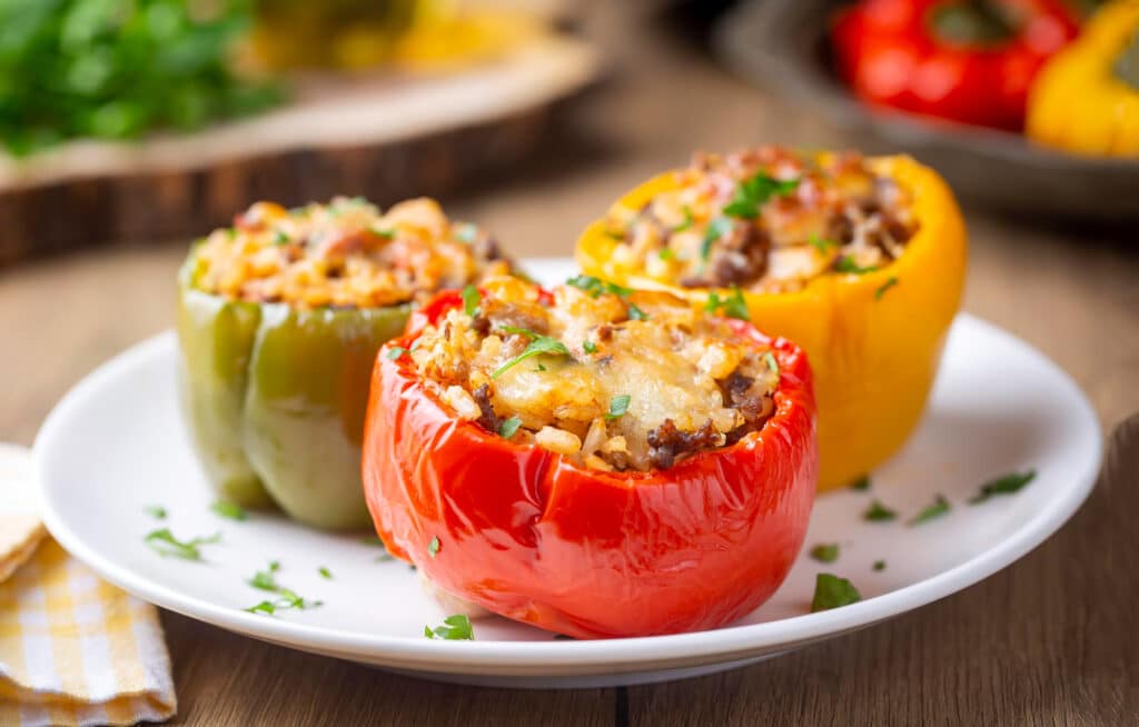 Biber dolması, poivrons farcis au riz préparés selon une recette traditionnelle turque